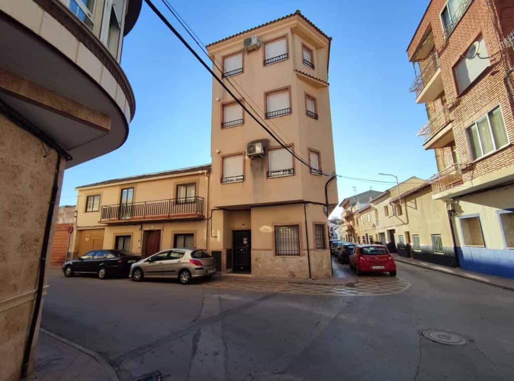 Condominium in Quintanar de la Orden, Castille-La Mancha 11524885