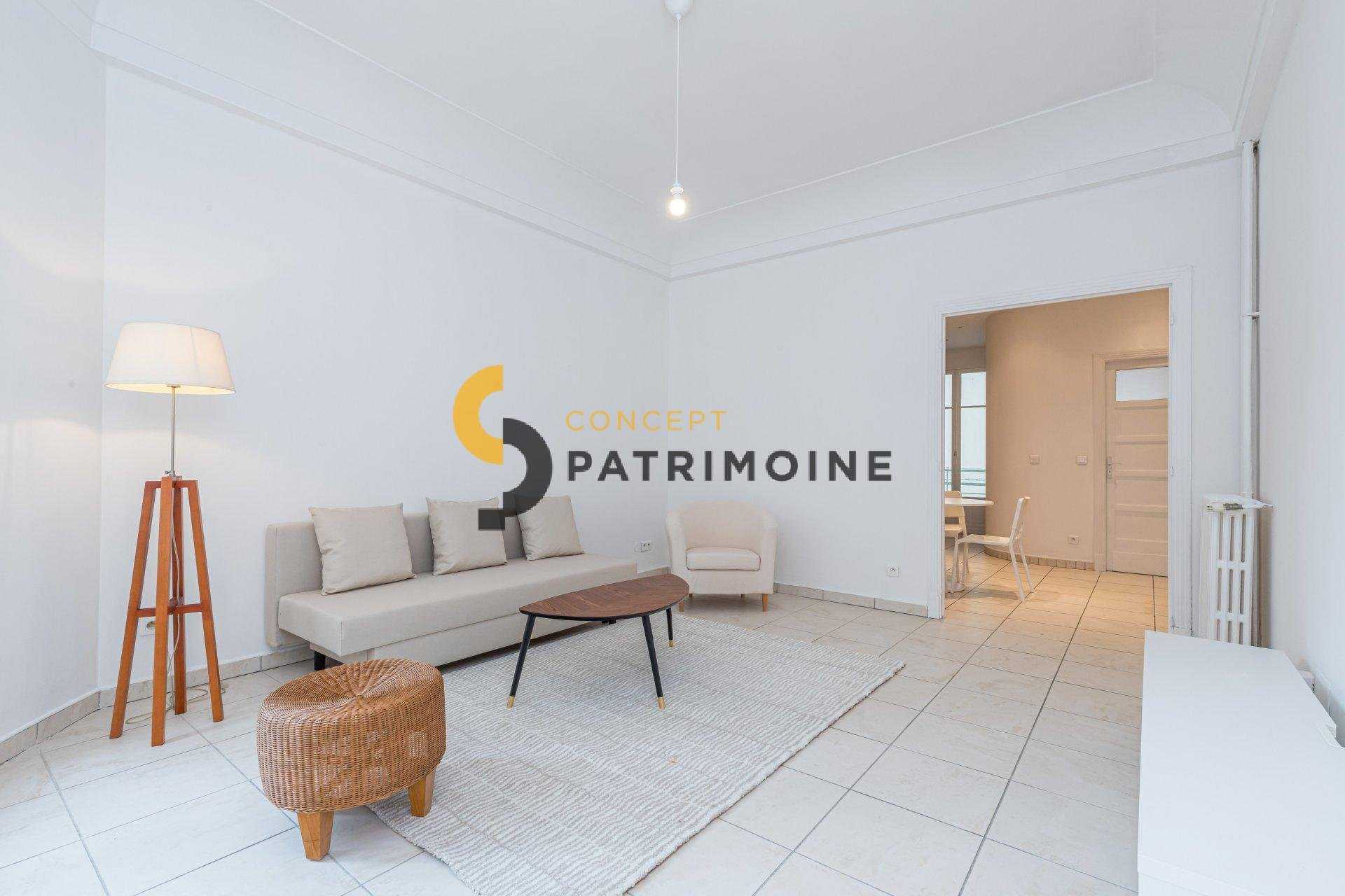 Condominium in Le Ray, Provence-Alpes-Cote d'Azur 11524968