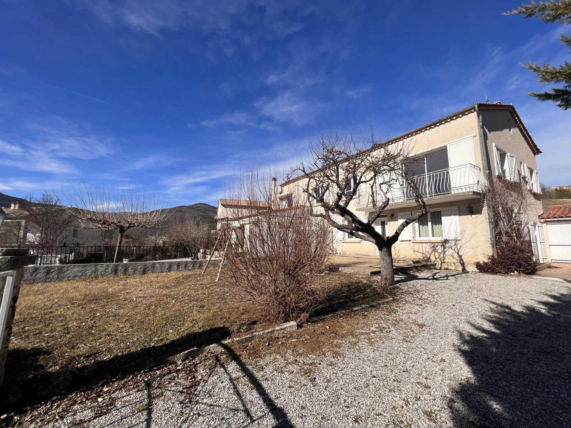 Plusieurs maisons dans Castellane, Alpes-de-Haute-Provence 11524983