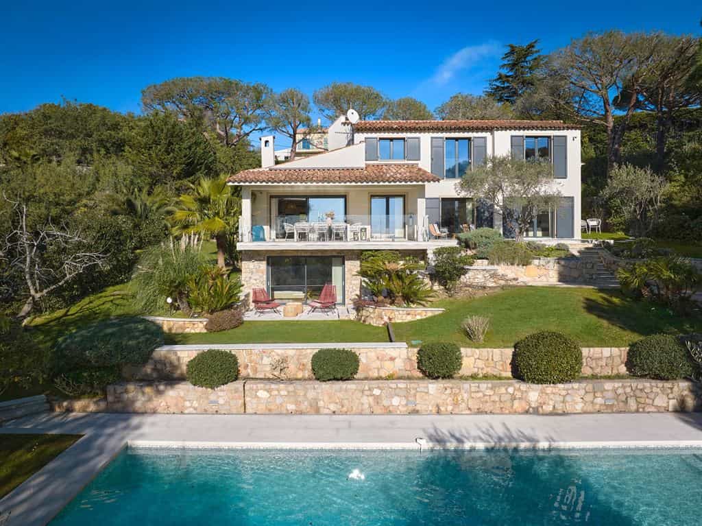 House in Le Cannet, Provence-Alpes-Cote d'Azur 11525220
