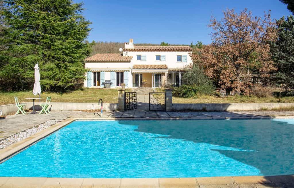 Huis in Saint-Cezaire-sur-Siagne, Provence-Alpes-Côte d'Azur 11525221
