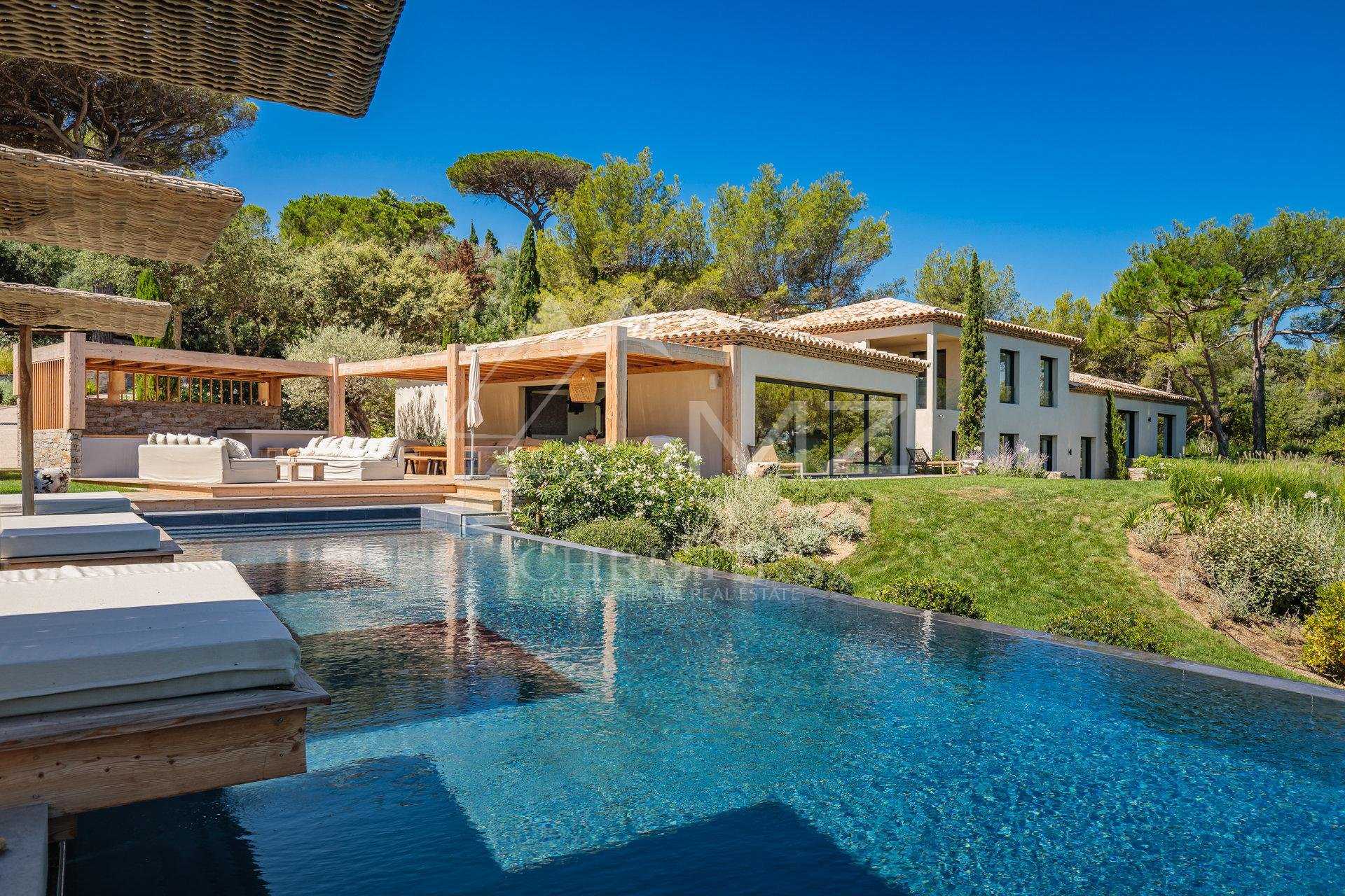 House in Saint-Tropez, Provence-Alpes-Cote d'Azur 11525298