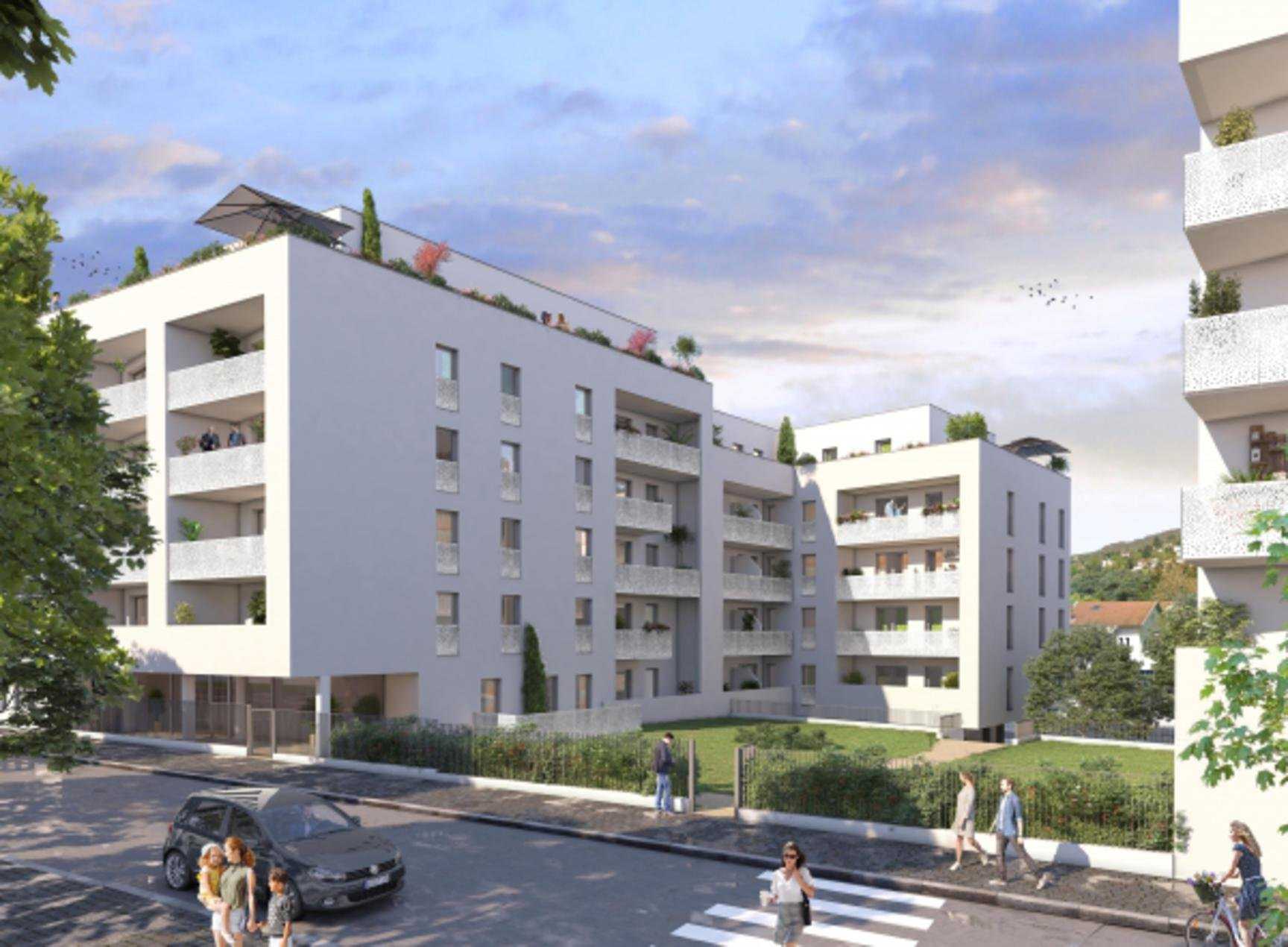 Condominium in Tarare, Auvergne-Rhône-Alpes 11525443