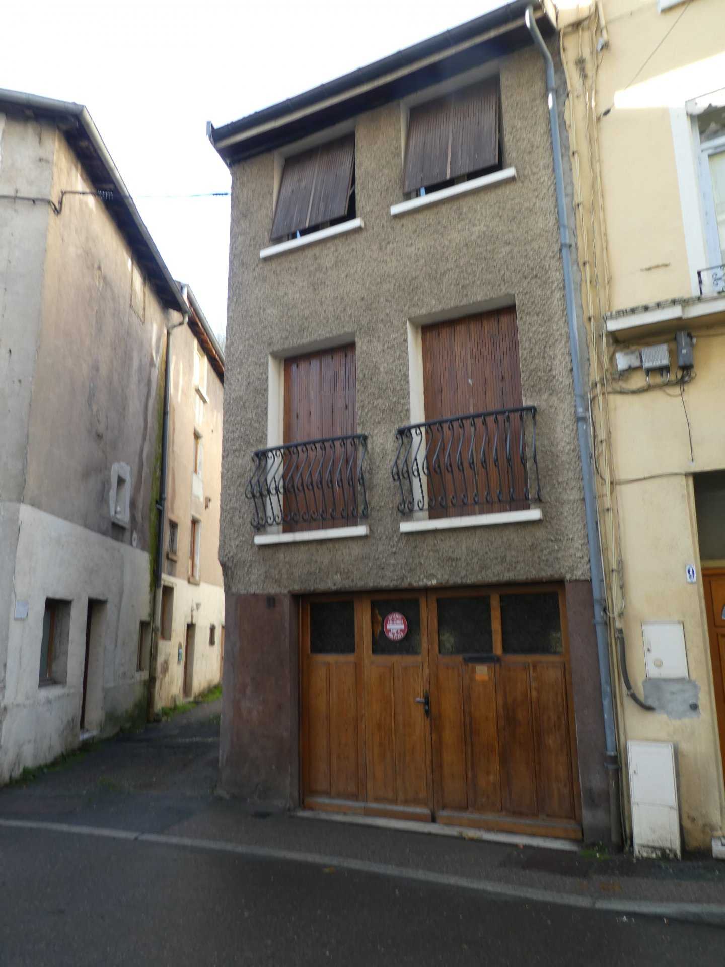 Mehrere Häuser im Tarare, Auvergne-Rhône-Alpes 11525495