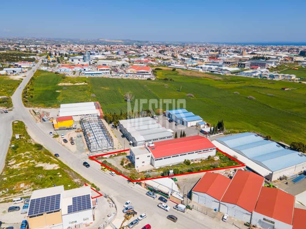 工業的 在 Aradippou, Larnaca 11525862