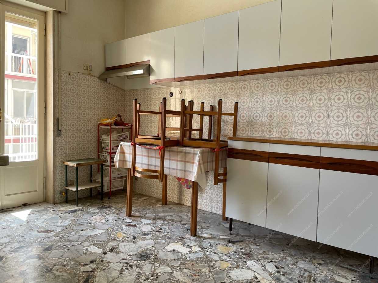 Condominio en ruberto, Apulia 11526129