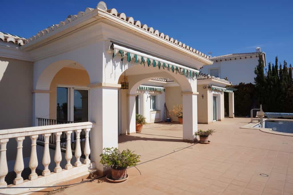 rumah dalam Torrox, Andalusia 11526199