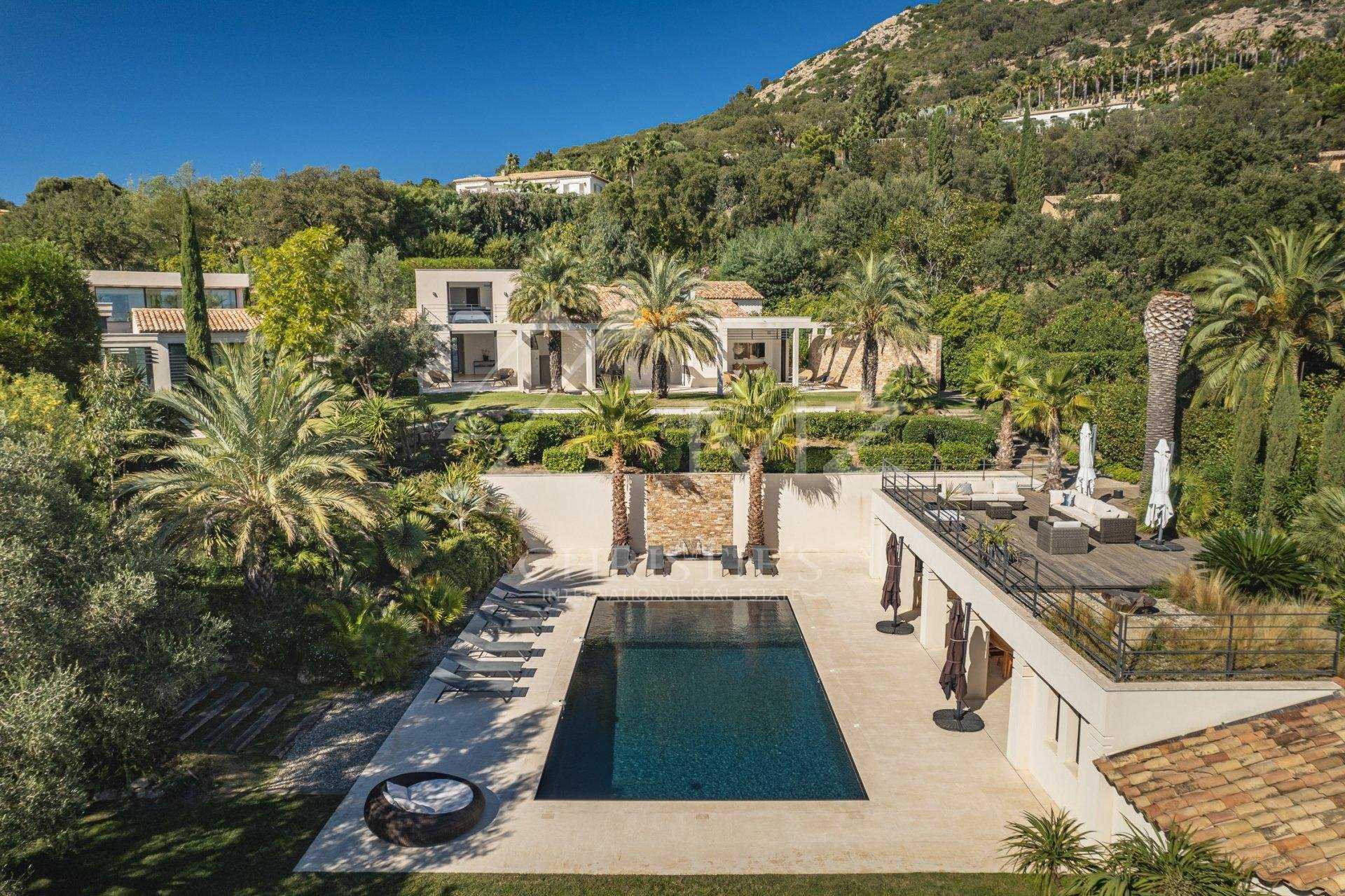 casa no Sainte-Maxime, Provence-Alpes-Cote d'Azur 11526851