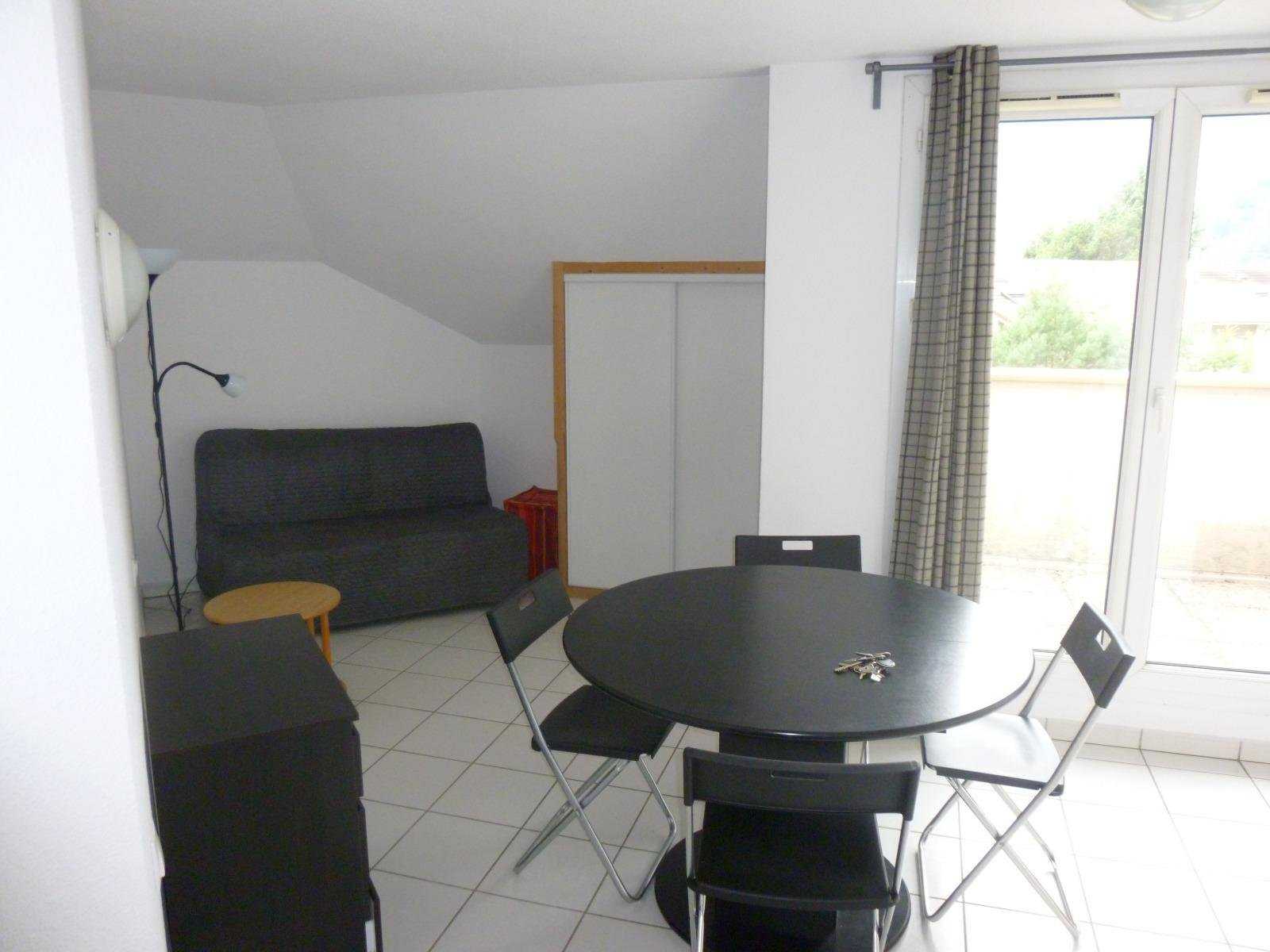 Condominium in Meylan, Auvergne-Rhone-Alpes 11526857