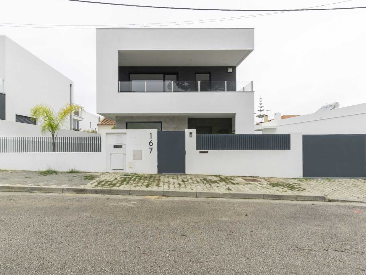 casa no Corroios, Avenida Quinta de Valadares 11526999