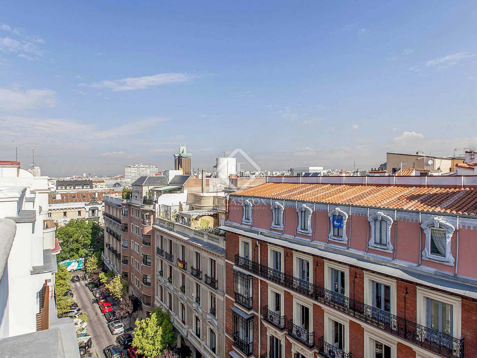 公寓 在 Madrid, Community of Madrid 11528788