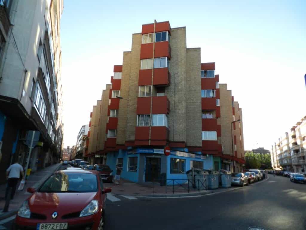 Condominium in Valladolid, Castille-Leon 11528885