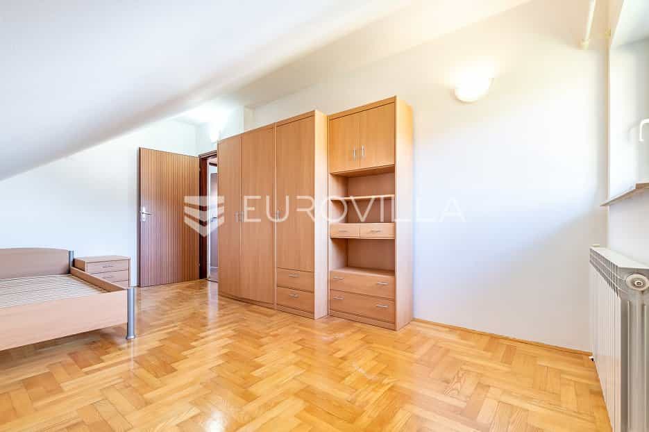 Condominium in Bijenik, Zagreb, Grad 11528991