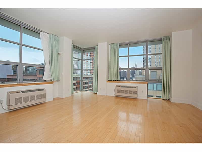 Condominium in Manhattan, New York 11528998