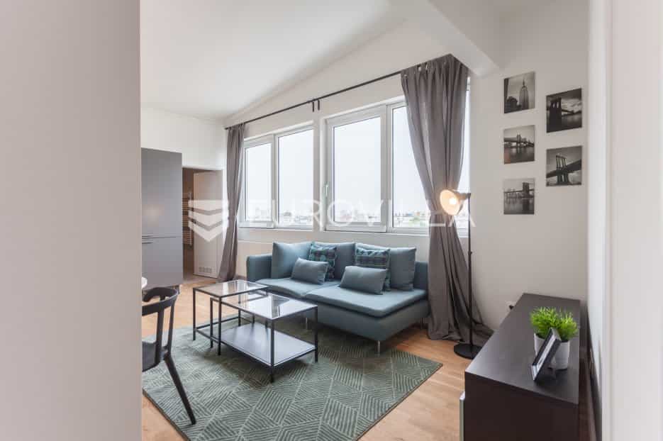 Condominium in Zagreb,  11529554