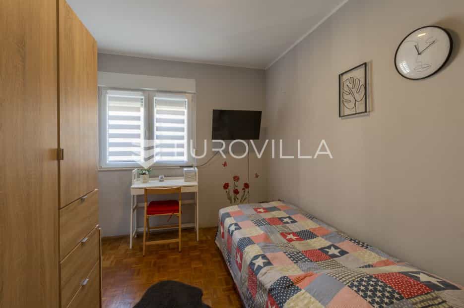 Condominium in Pula, Istarska Zupanija 11529565