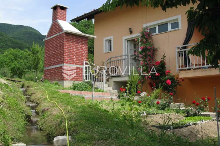 casa en Jastrebarsko, Zagrebacka Županija 11529572