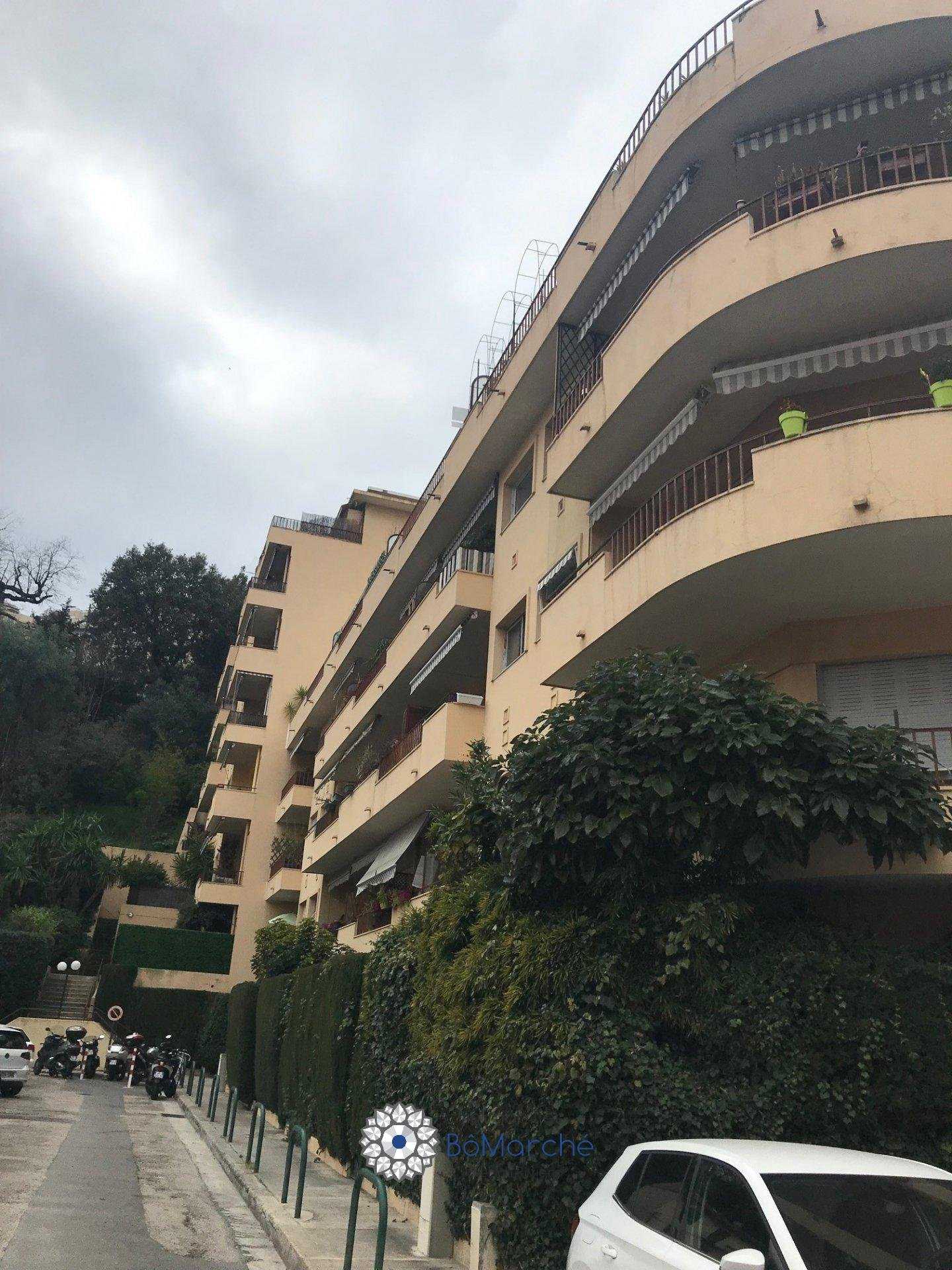 Condominium in Le Ray, Provence-Alpes-Cote d'Azur 11530096