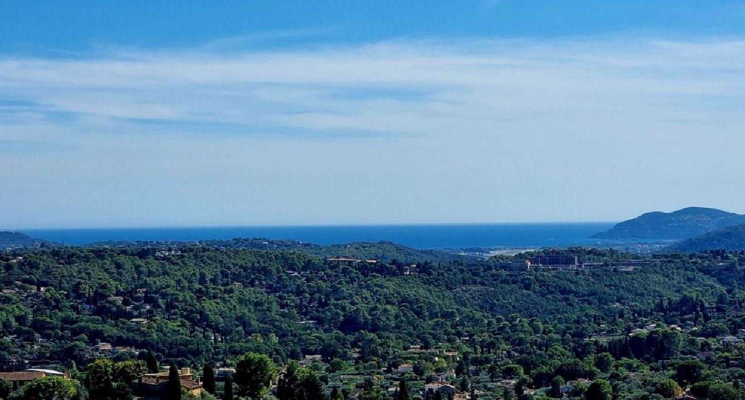 Ejerlejlighed i Le Plan-de-Grasse, Provence-Alpes-Cote d'Azur 11530164