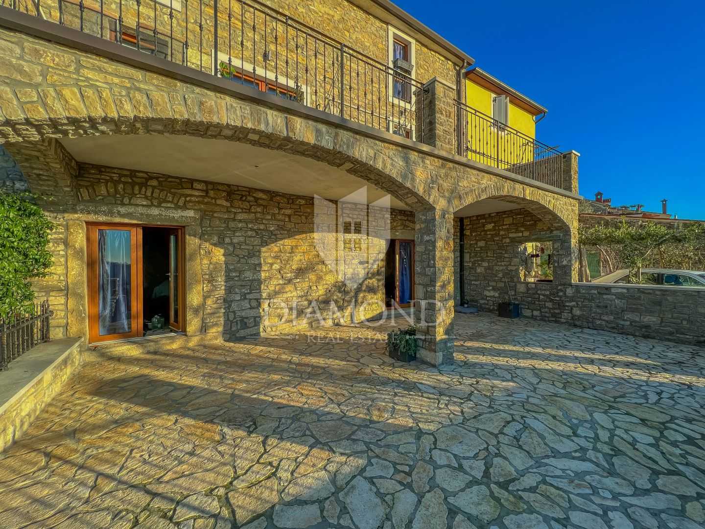 rumah dalam Buje, Istria County 11530661