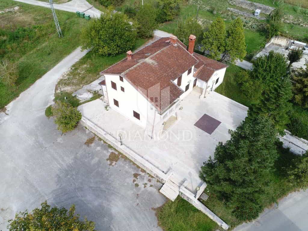 loger dans Oprtalj, Istarska Zupanija 11531092