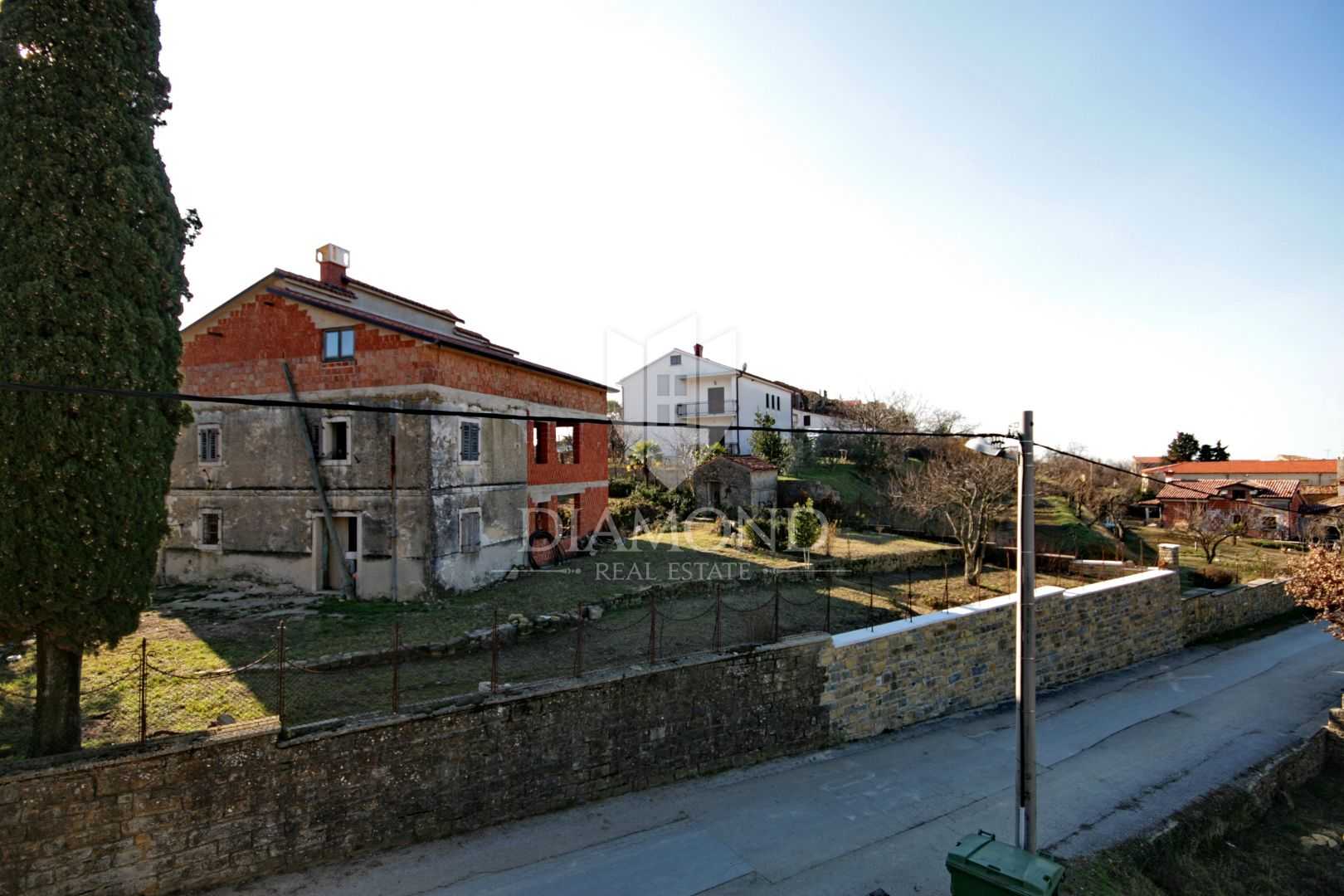Будинок в Momjan, Istria County 11531094