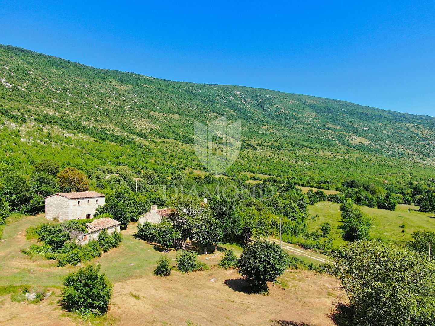 loger dans Kršan, Istria County 11531792