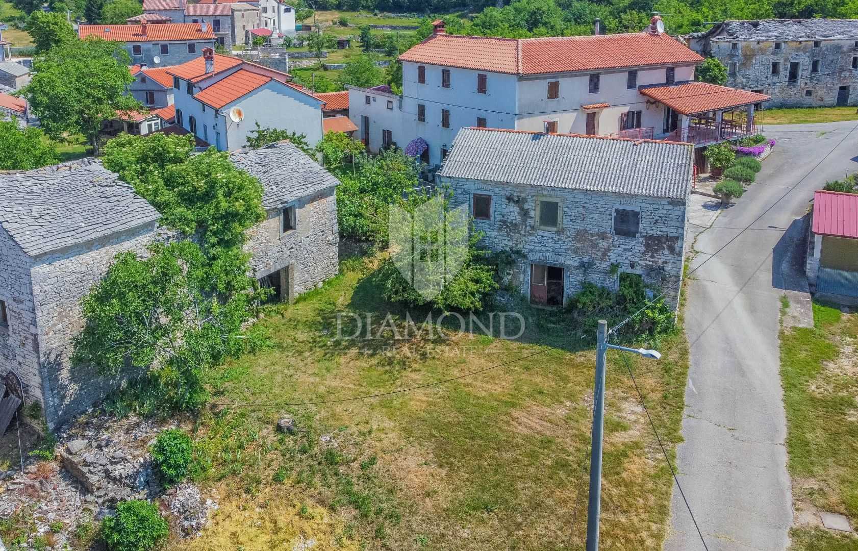 σπίτι σε Oprtalj, Istria County 11531794