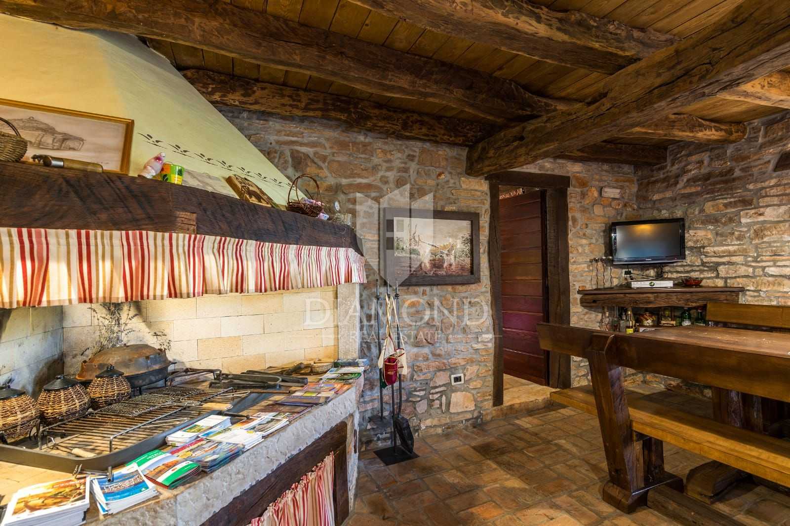 House in Oprtalj, Istria County 11531798