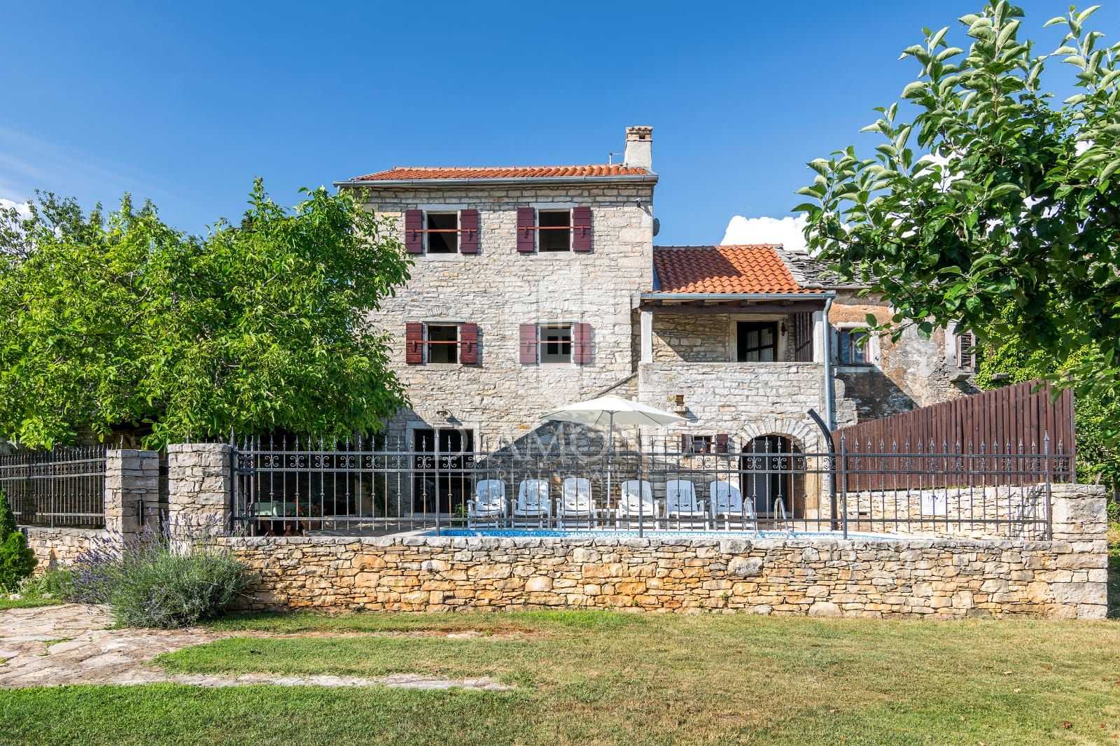 House in Oprtalj, Istria County 11531798