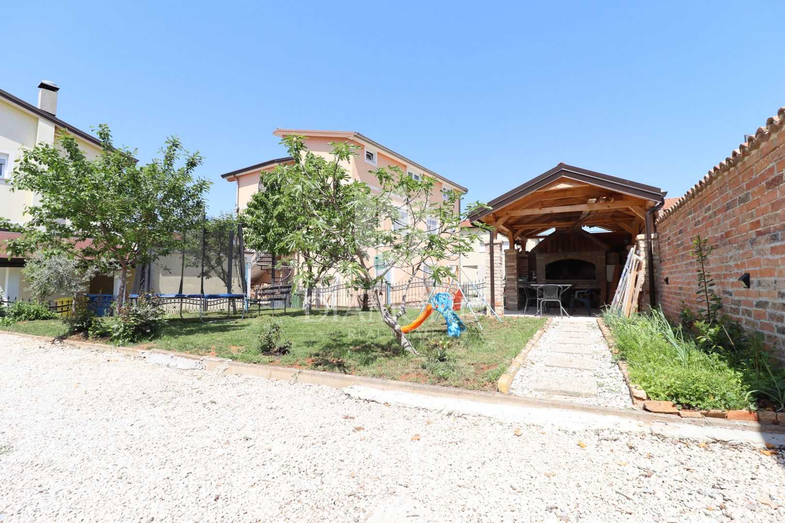 rumah dalam Poreč, Istria County 11531867