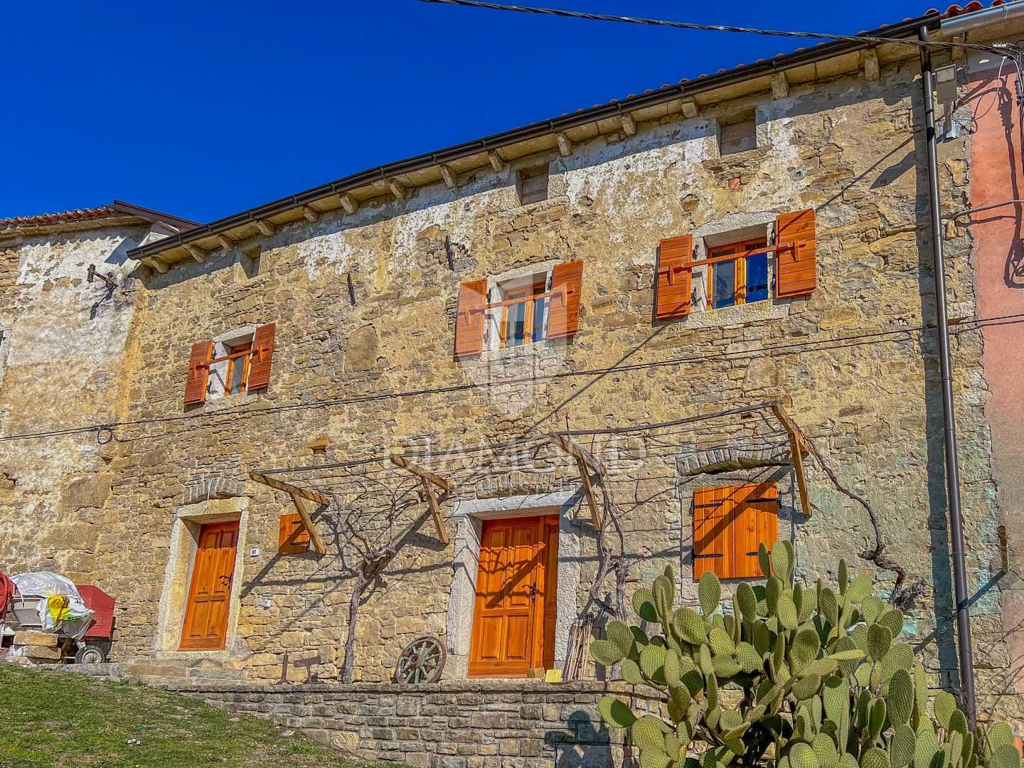 House in Oprtalj, Istarska Zupanija 11531930