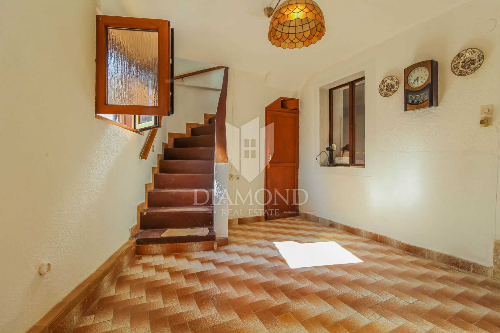 casa en Brtoniglá, Istarska Županija 11531981