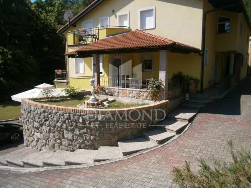 casa en Matulji, Primorsko-Goranska Županija 11532159