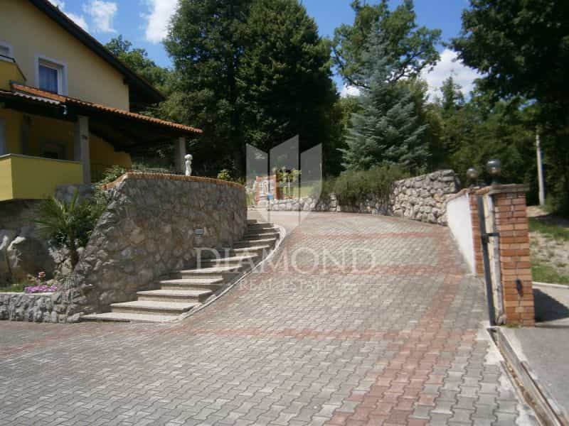 rumah dalam Matulji, Primorsko-Goranska Zupanija 11532159