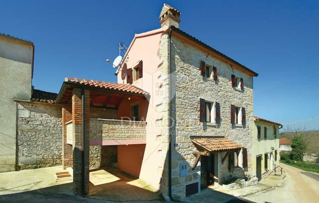 House in Vižinada, Istria County 11532366