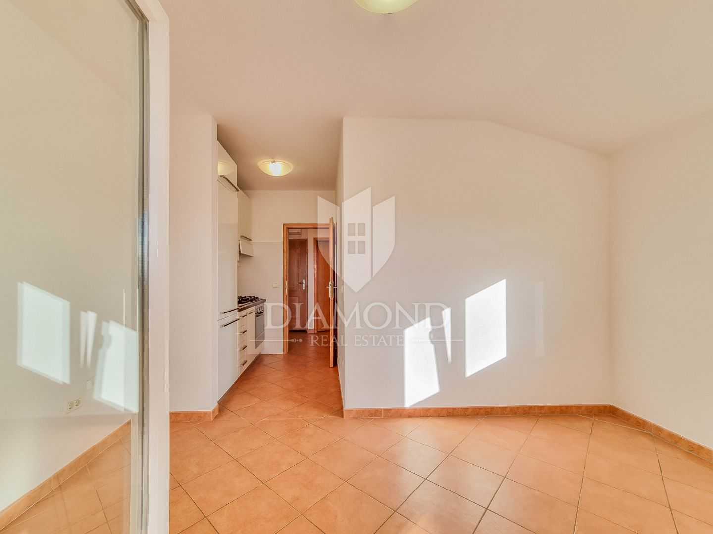 Condominium in Novigrad, Istria County 11532575