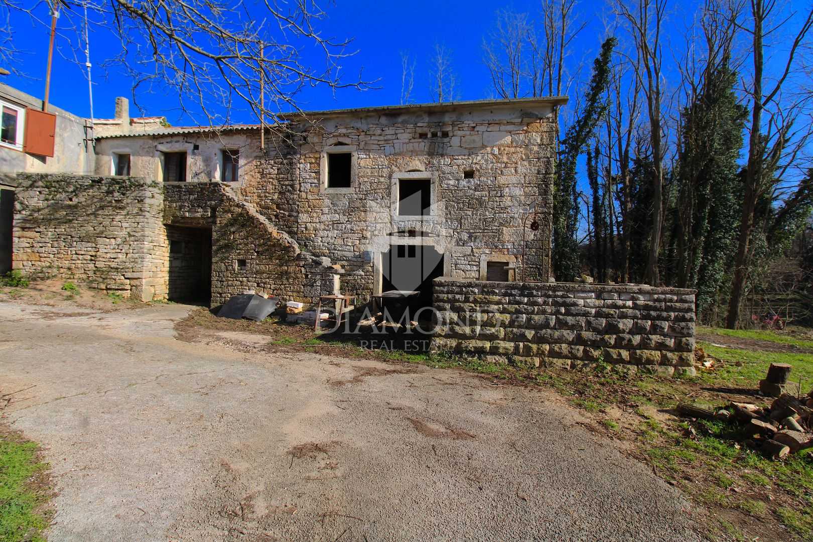 بيت في Žminj, Istria County 11533376