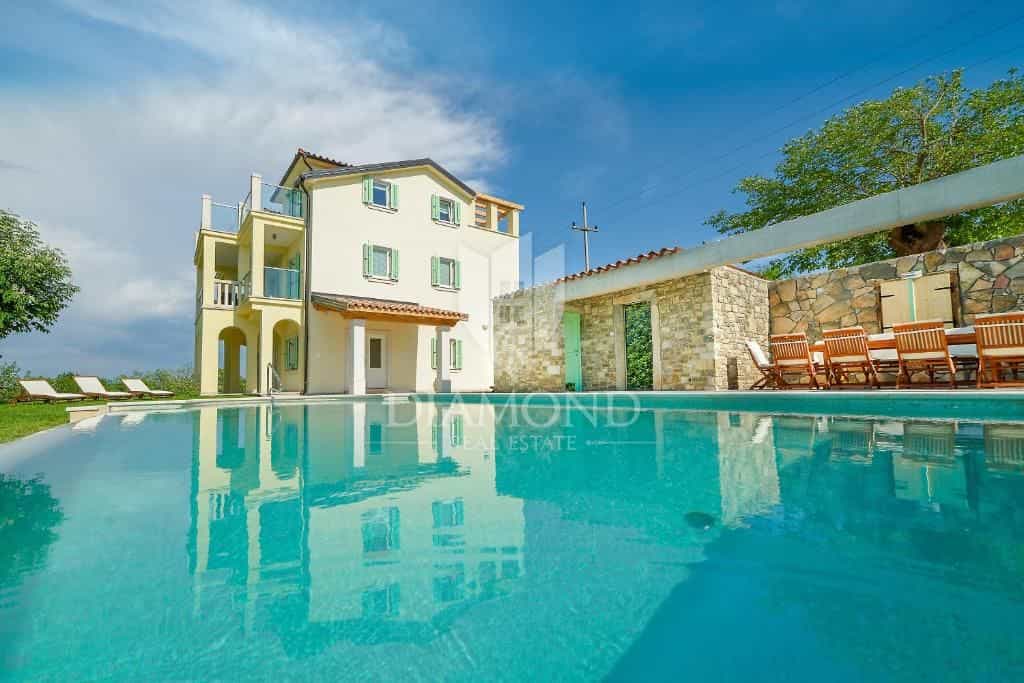 casa en Motovun, Istria County 11533462