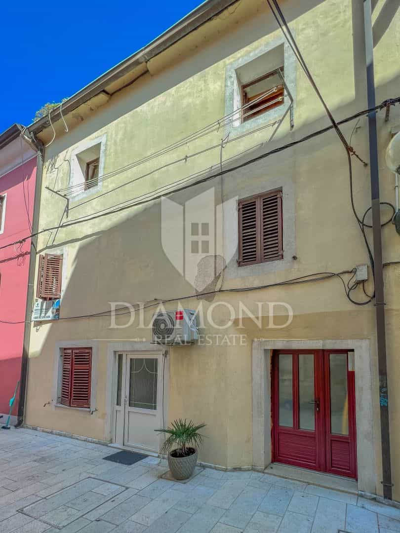 بيت في Umag, Istria County 11533702
