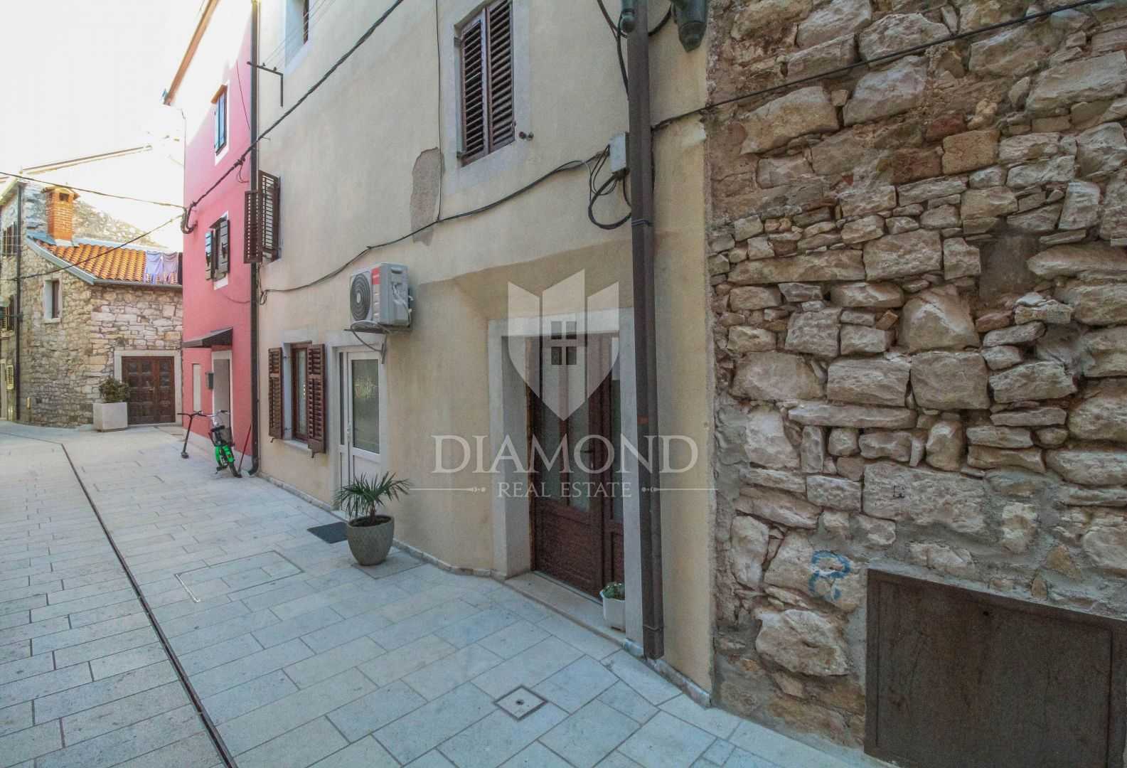بيت في Umag, Istria County 11533702