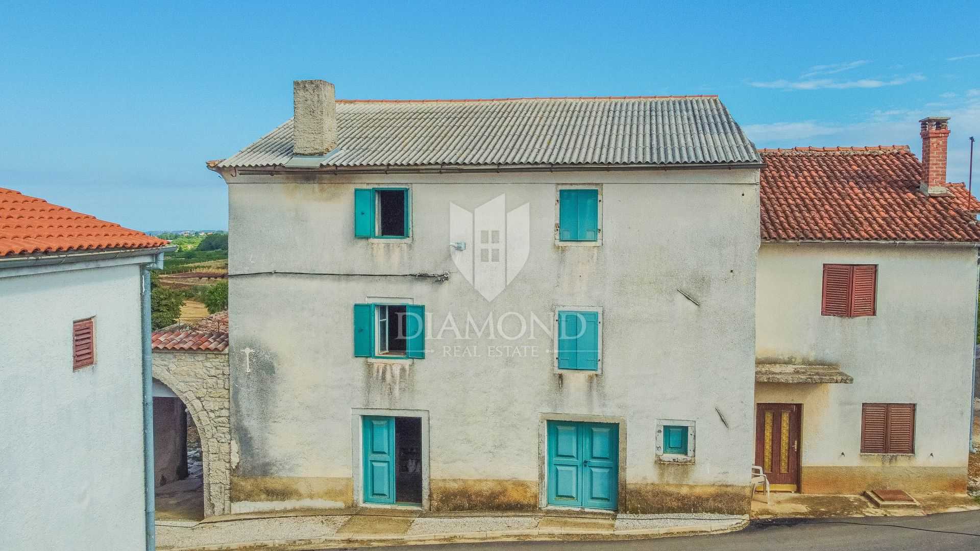 بيت في Vižinada, Istria County 11533744