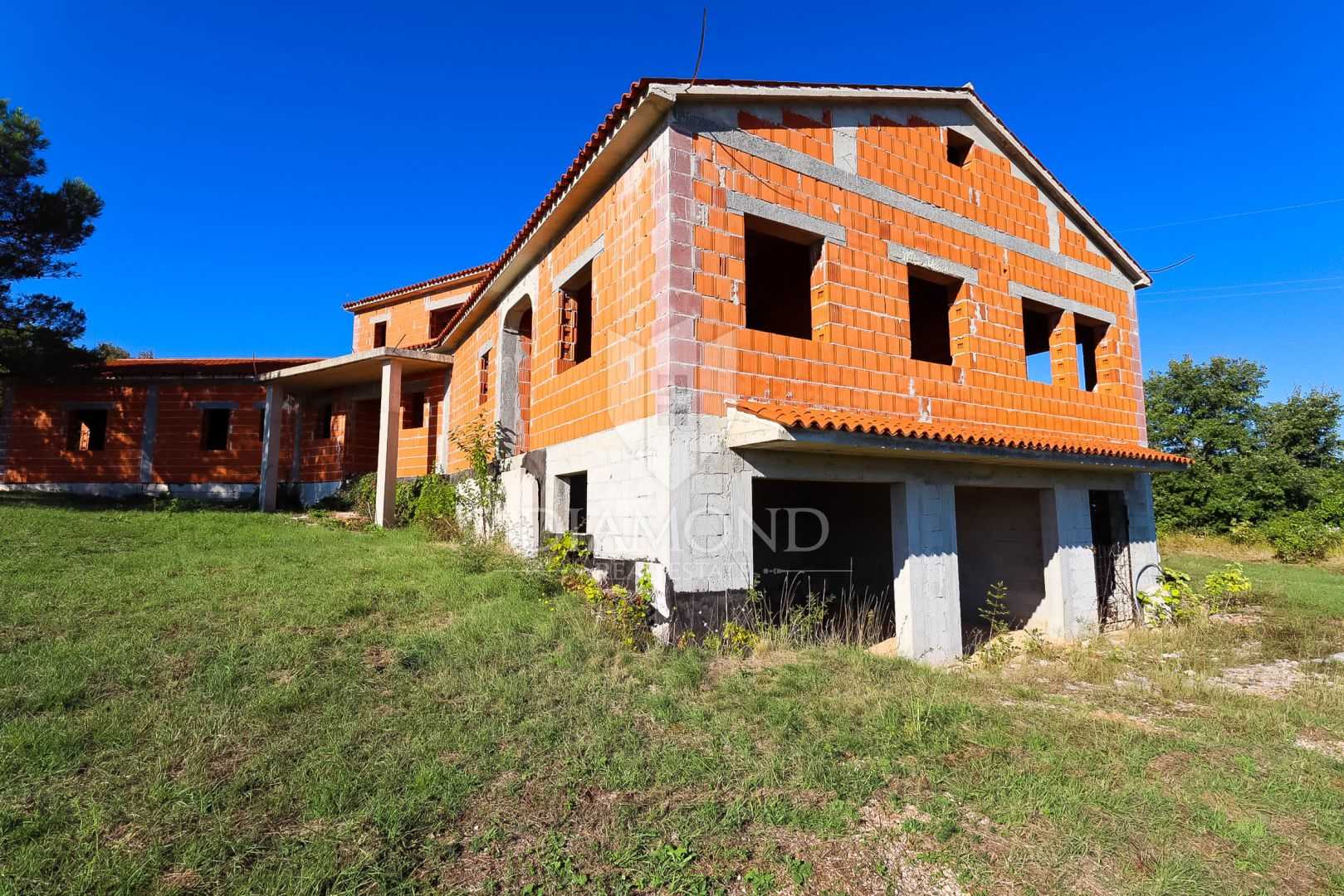 casa en Sveti Lovrec Pazenaticki, Istarska Županija 11533871