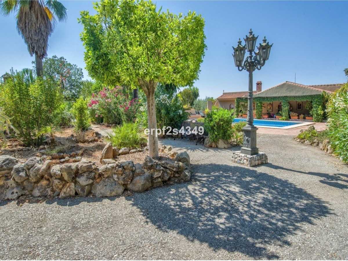 House in Alhaurin el Grande, Andalusia 11534295
