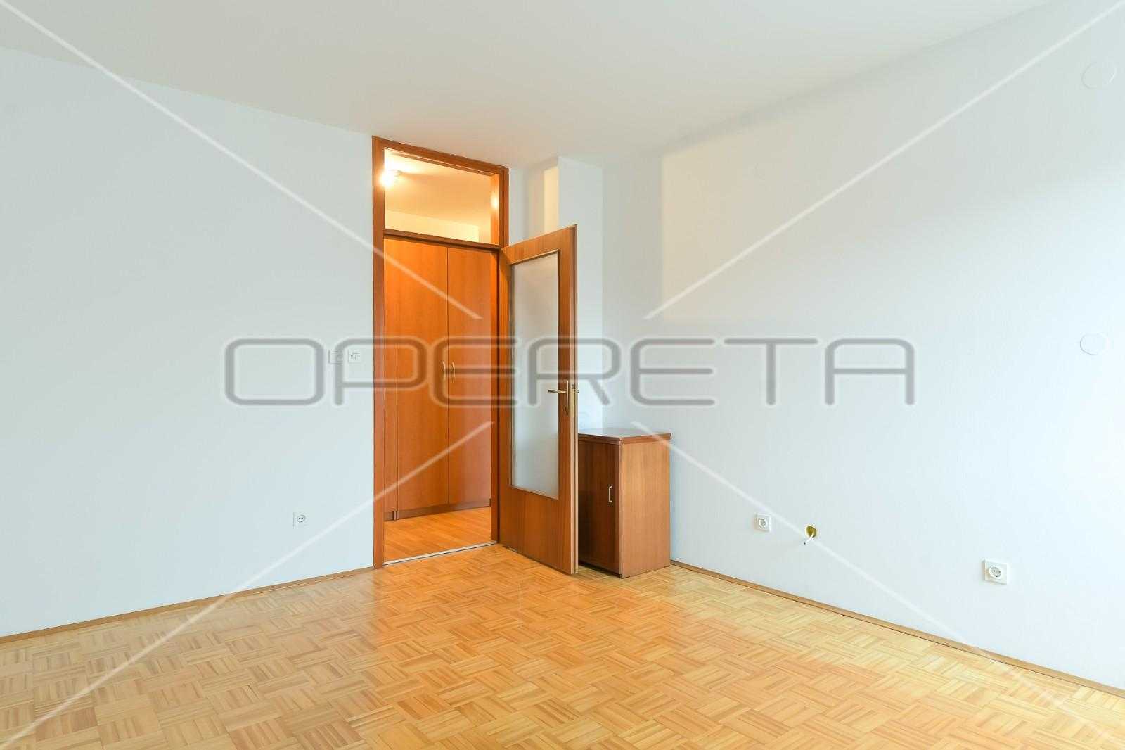 Condominium in Zapresic, Zagrebacka Zupanija 11534435