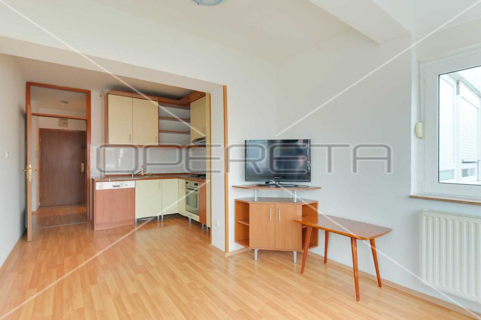 公寓 在 扎普雷西奇, 萨格勒巴卡·祖帕尼亚 11534435