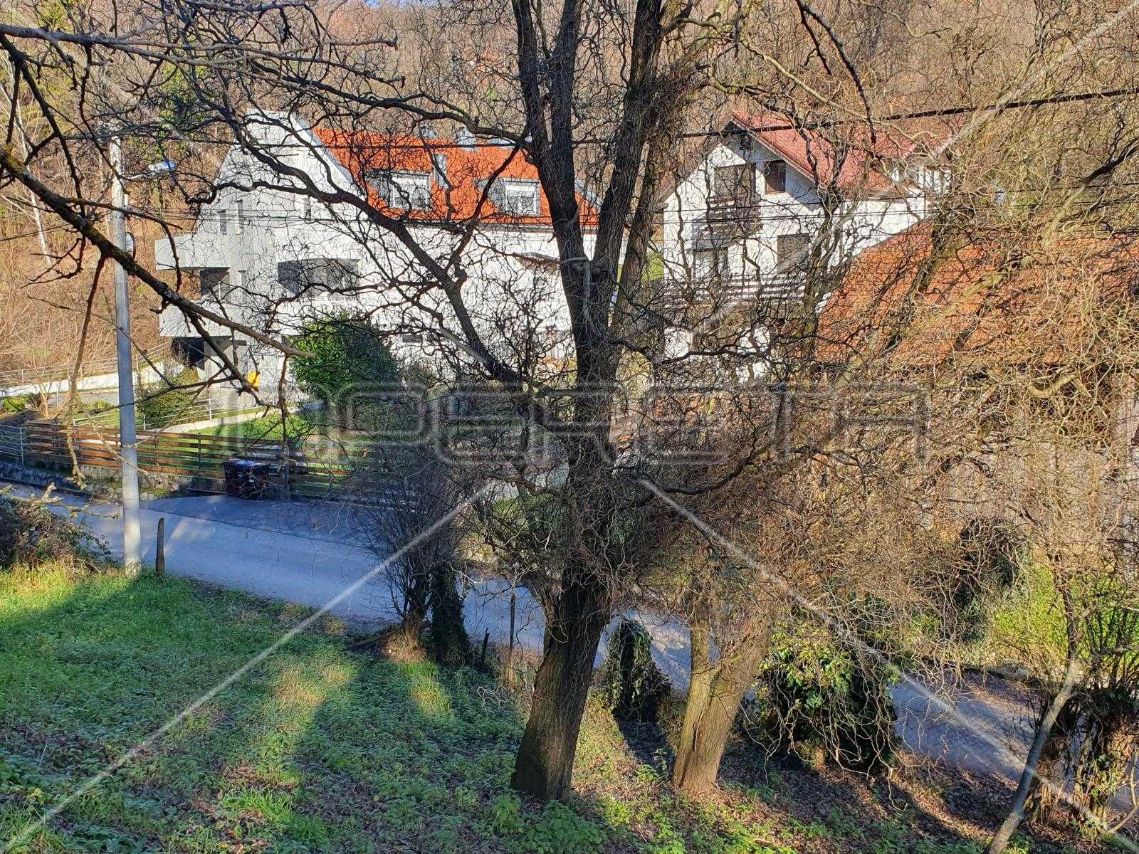 Tanah di Dolje, Zagreb, Lulusan 11534512