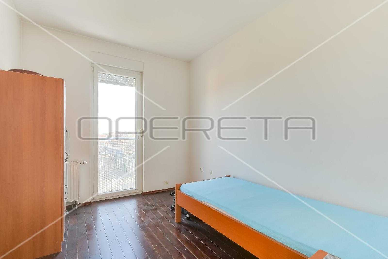 Condominium in Zagreb,  11534538