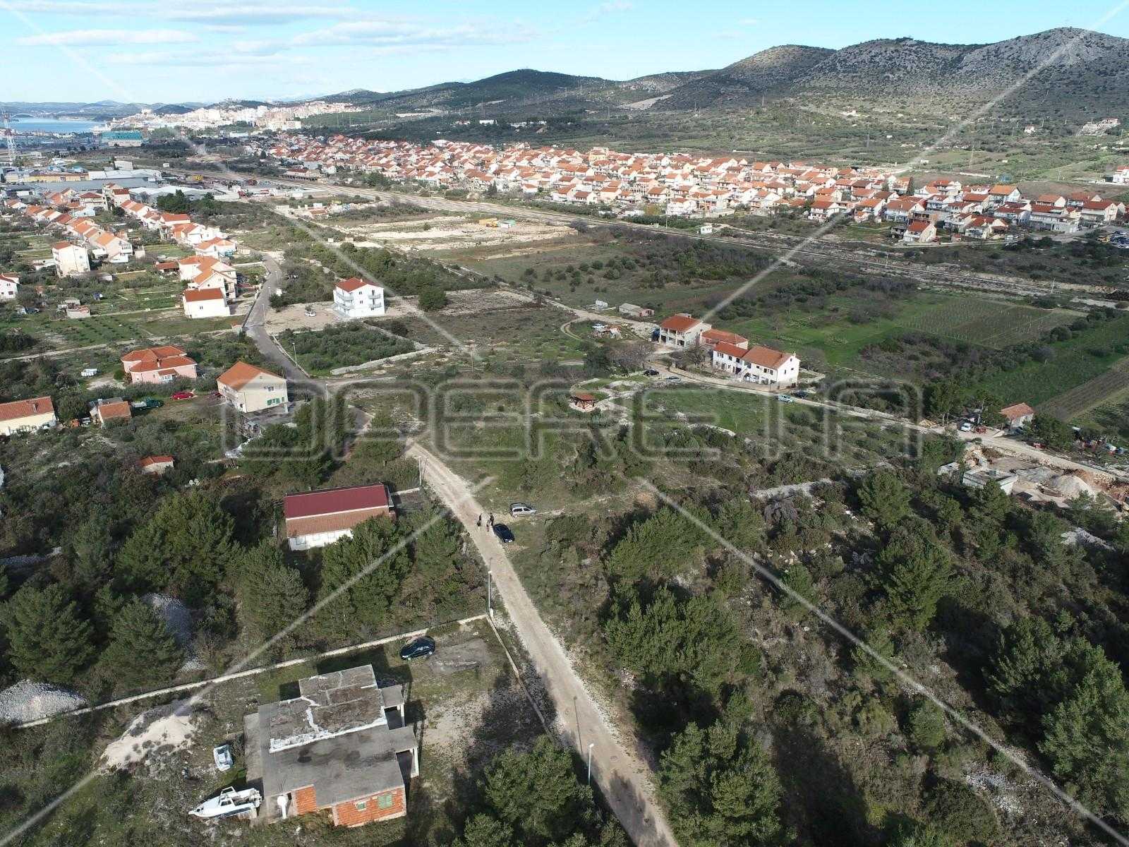 Земля в Šibenik, Šibensko-kninska županija 11534616