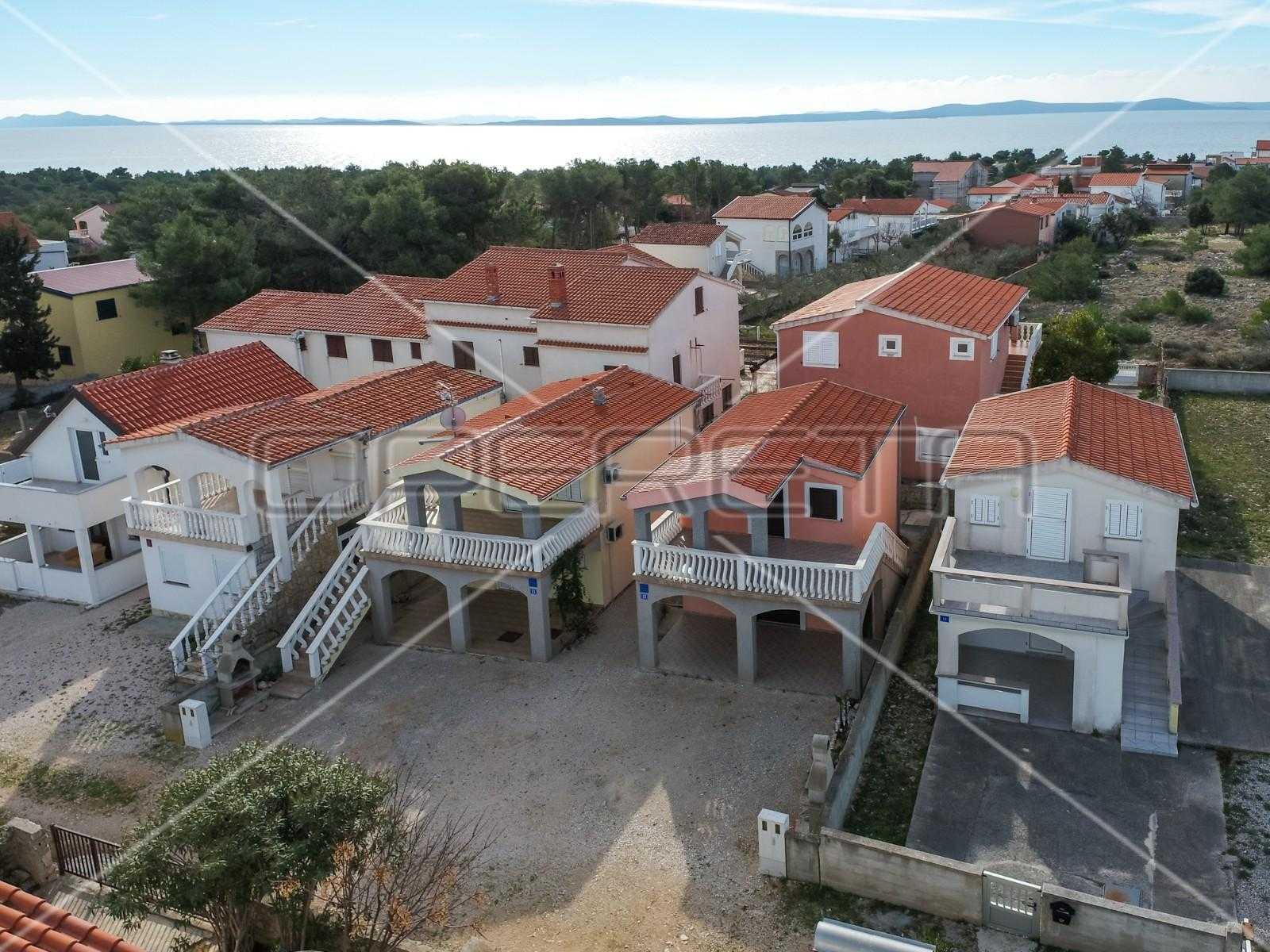 rumah dalam Vir, Zadarska županija 11534686